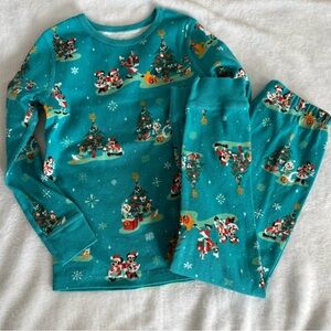 ❤️Disney 🎄5T Mickey Christmas pjs